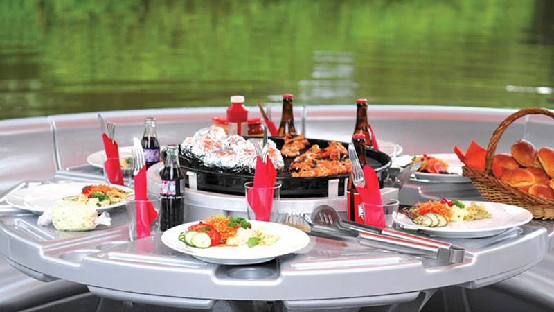 Illustration for article titled Floating Barbecue Grill Promises the Freshest Shrimp on the Barbie